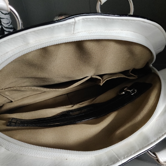 🛍️La Diva Handbag with attachable crossbody strap - Picture 6 of 10